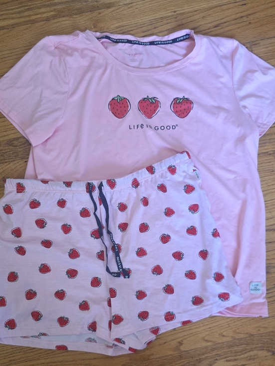 Life Is Good Other - Life is Good Women's Pink Strawberry Sleep Set